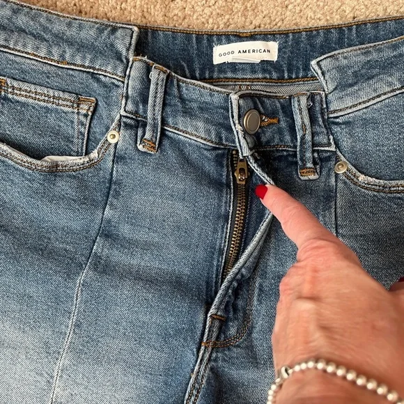 Good American Good Vintage Short Double Shorts - Picture 9 of 13